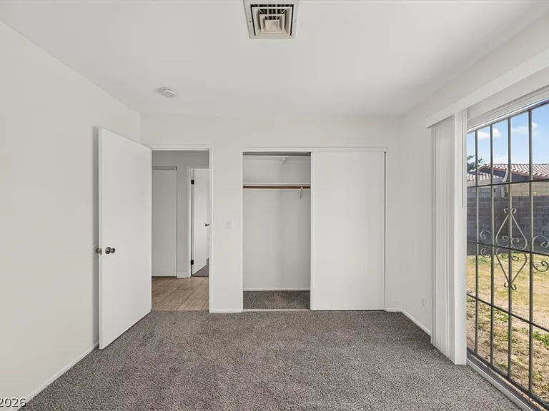 6834 Grandola Dr — Photo 25