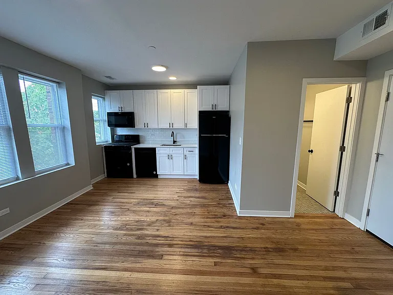 3051-55 W Leland Ave — Photo 53