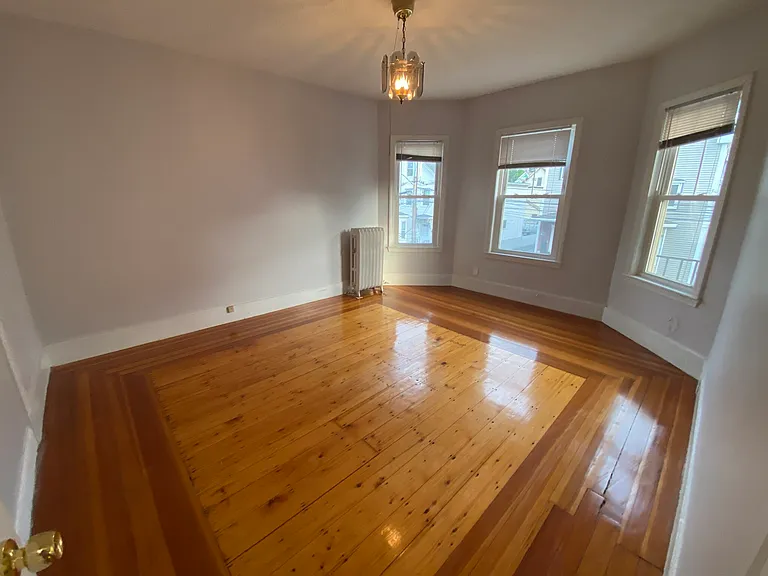 33 Everett Ave #3 — Photo 3