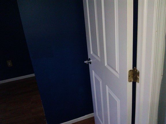 4th image of 382 Loretto St