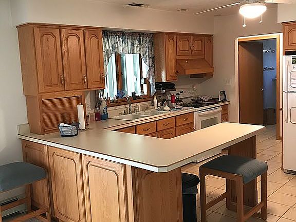 5th image of 1604 Crestview Dr