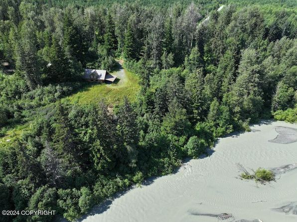 344 Eagle Bluff Dr, Haines, AK 99827