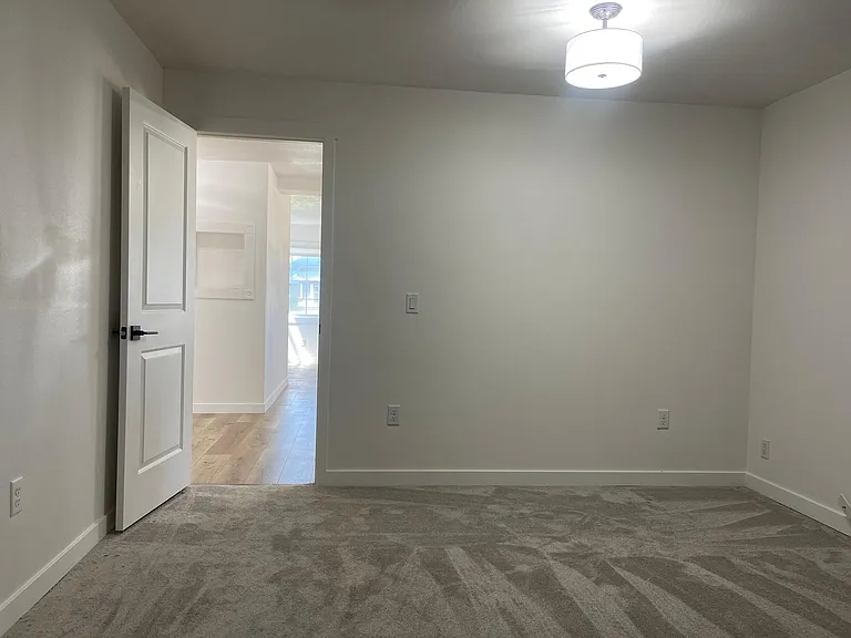 234 SW 4th St — Photo 10