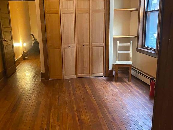 3rd image of 2308 E York St Floor 1