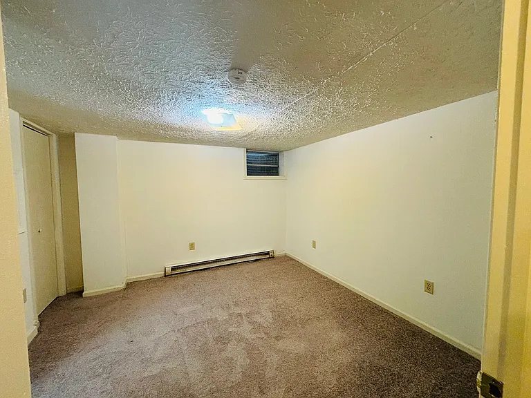 1813 Garden Ln — Photo 12