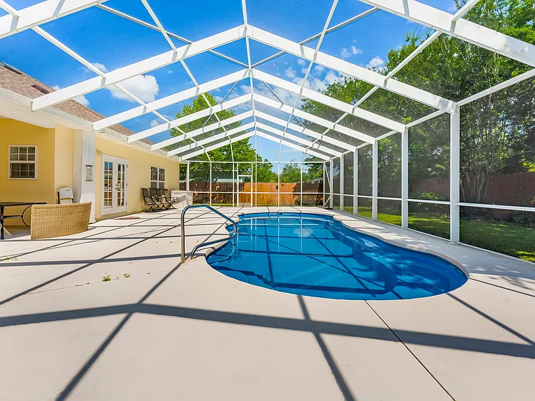 102 Sunset Cir — Photo 37