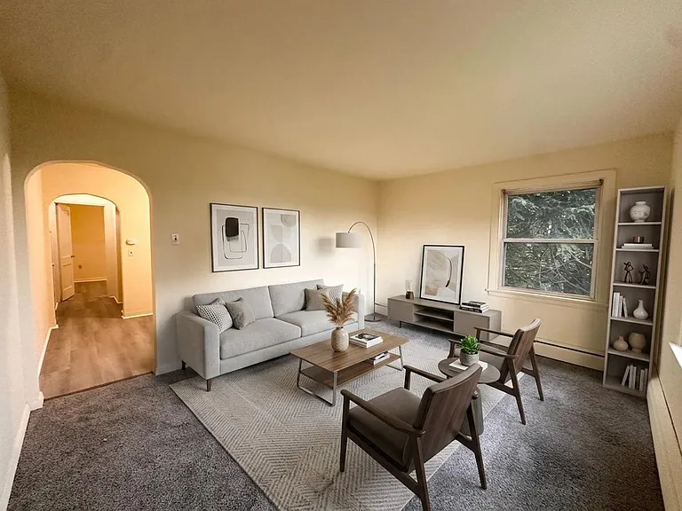225-227 W Areba Ave — Photo 2