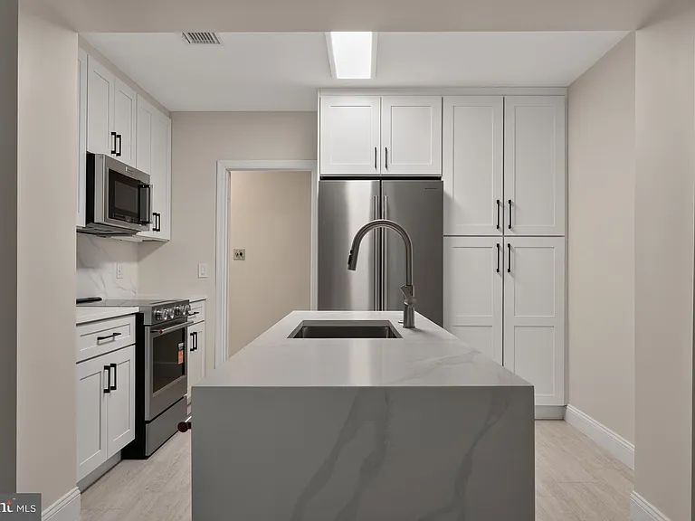 8023 Washington Ave — Photo 18