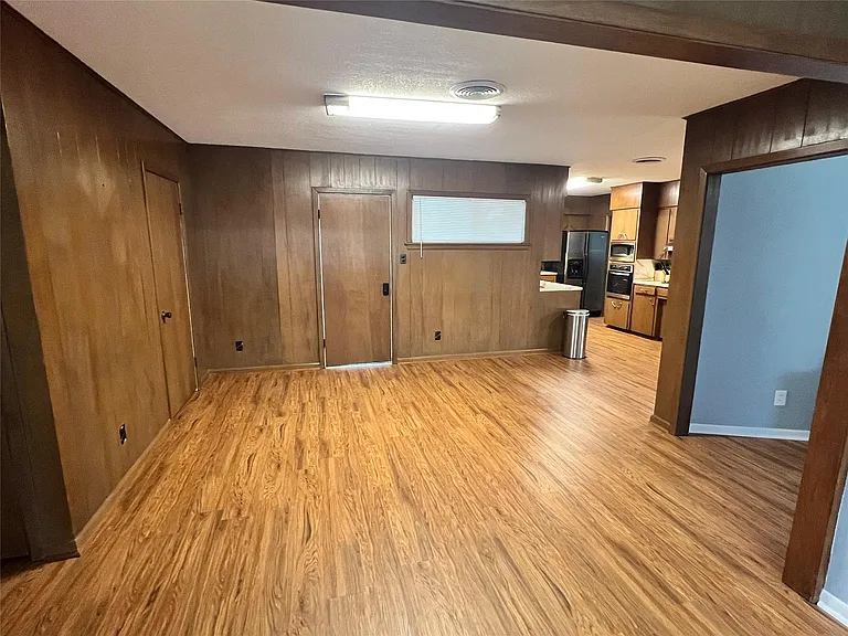 213 S FM 1660 — Photo 8