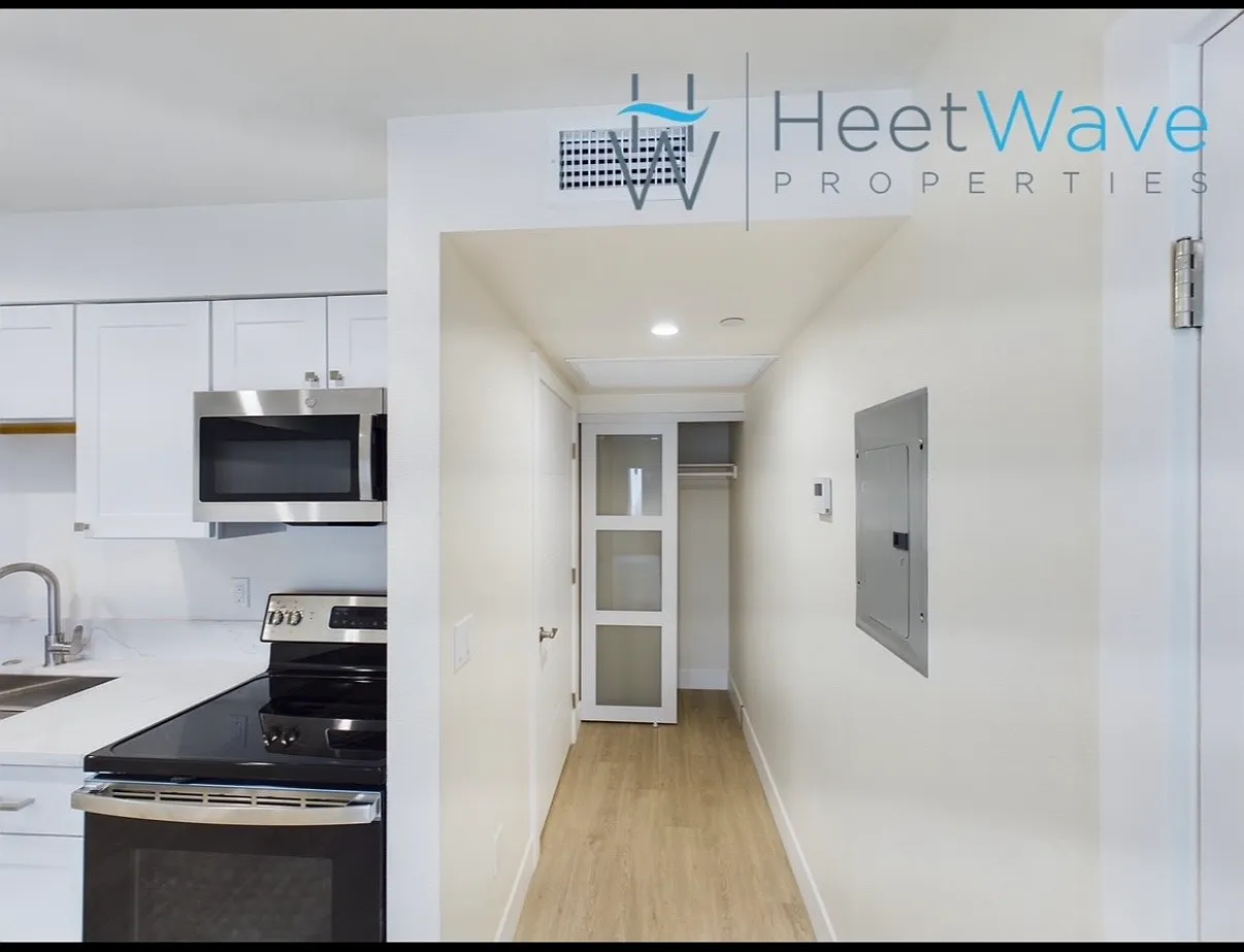 Studio, 440 sqft, $1,895 — Photo 2