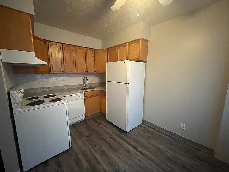 Tallmadge Townhomes — Photo 7