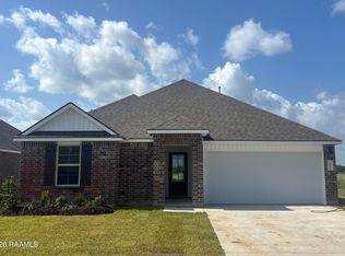 202 Crest Cove Dr, Maurice, LA 70555