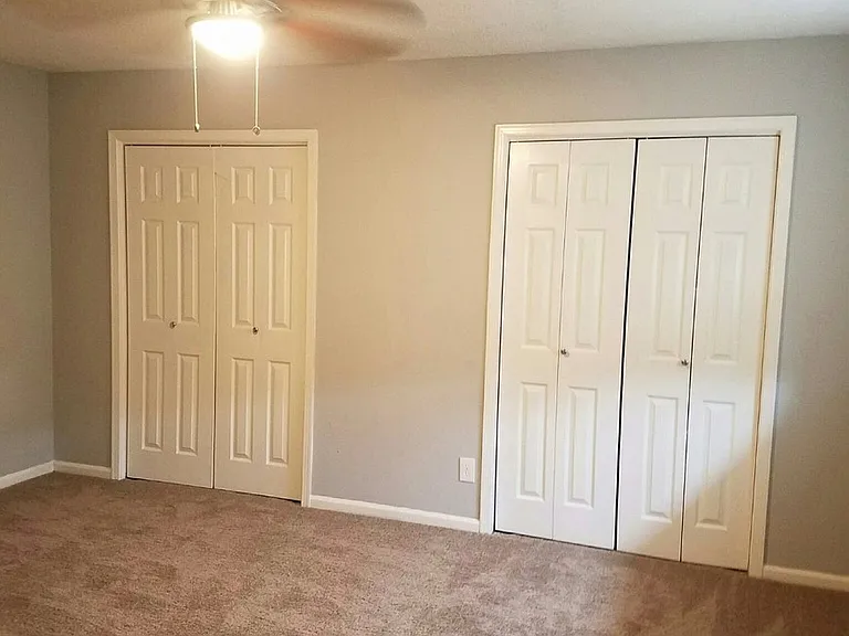 4018 Strathmore Dr — Photo 9