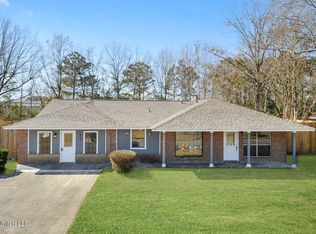 813 Wildwood Dr, Gulfport, MS 39503