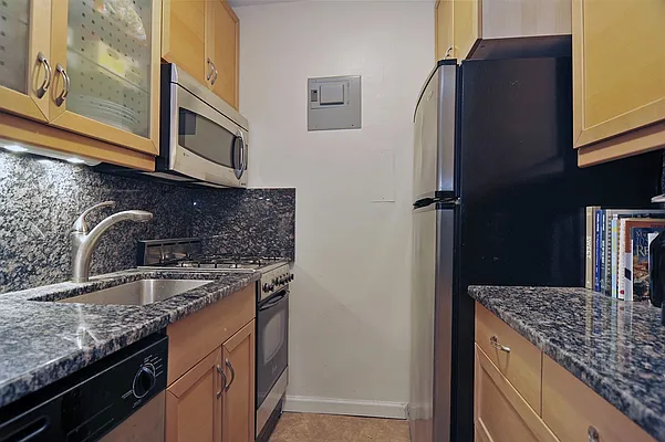 Rented by Corcoran | media 14