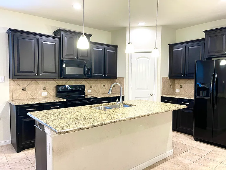 1109 Genola Dr — Photo 4