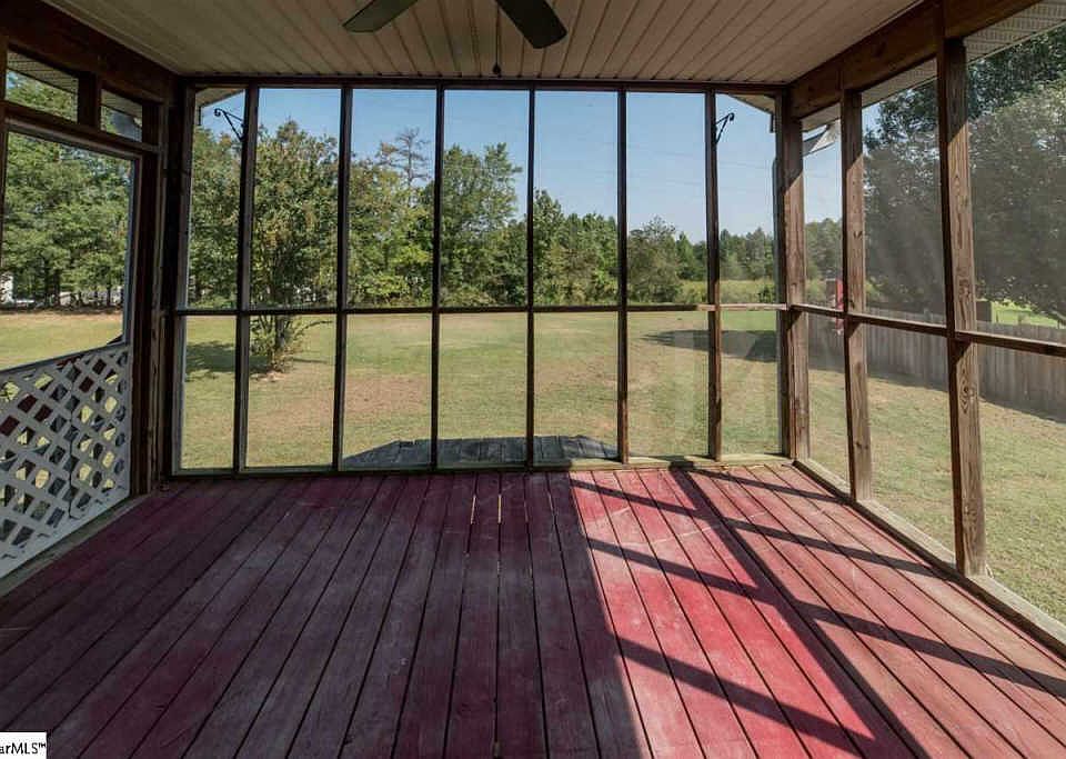 2nd image of 305 Flannery Ct