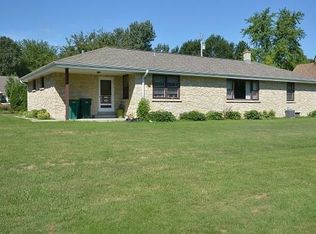 250 N Dries St, Saukville, WI 53080