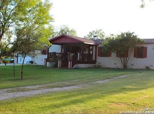 307 Homeridge, La Vernia, TX 78121