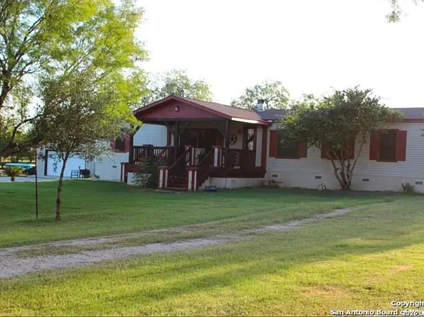 307 Homeridge, La Vernia, TX 78121