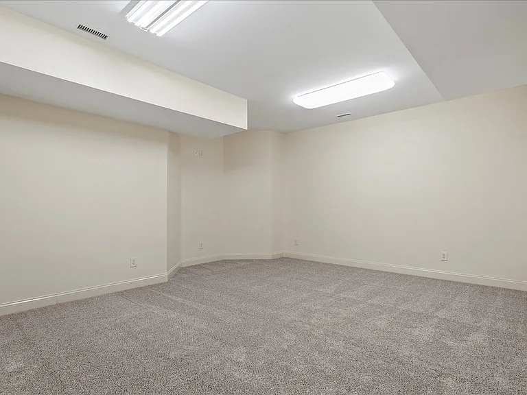 106 Grannon Ct — Photo 39