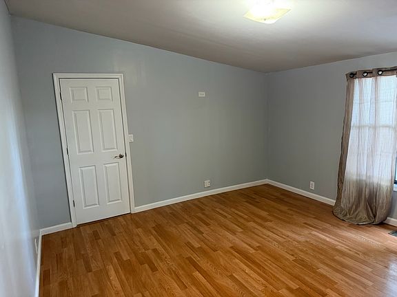5th image of 2736 Long Acre Rd