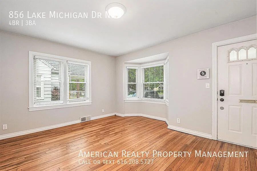 4 bed, 2.5 bath, 1129 sqft, $2,650 — Photo 2