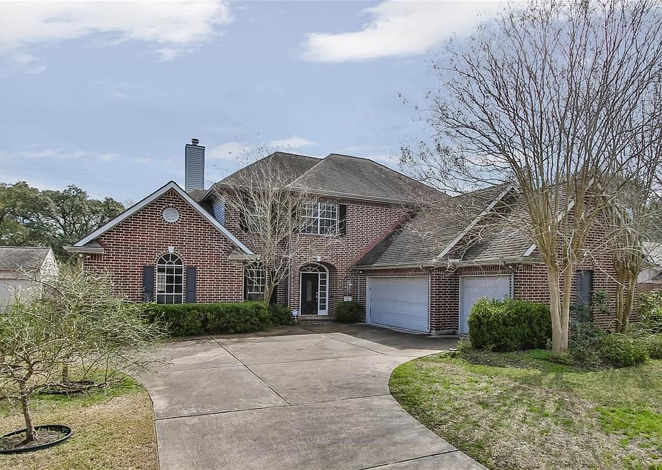 Incredible opportunity to remodel this 4 or 5 bedroom, 3.5 bathroom home with master down.