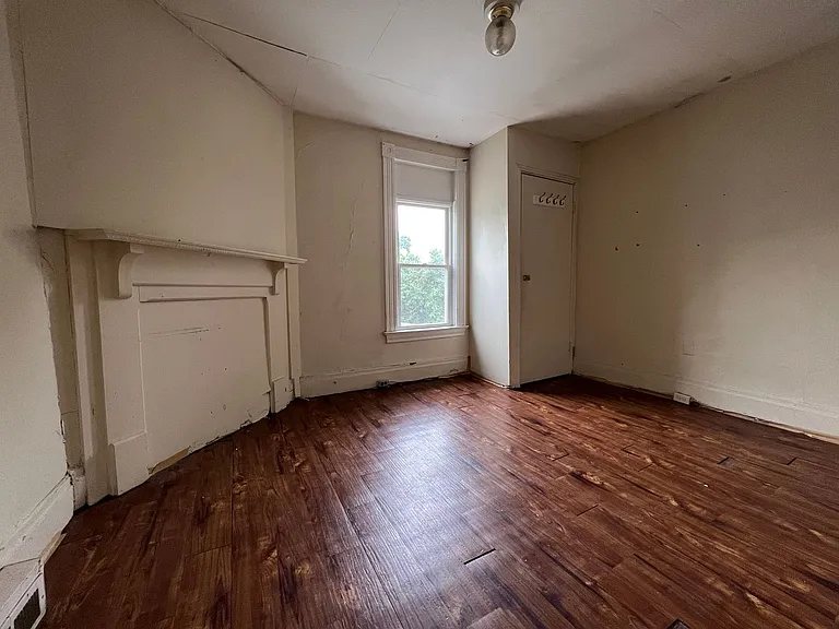 445 Baird Street — Photo 13