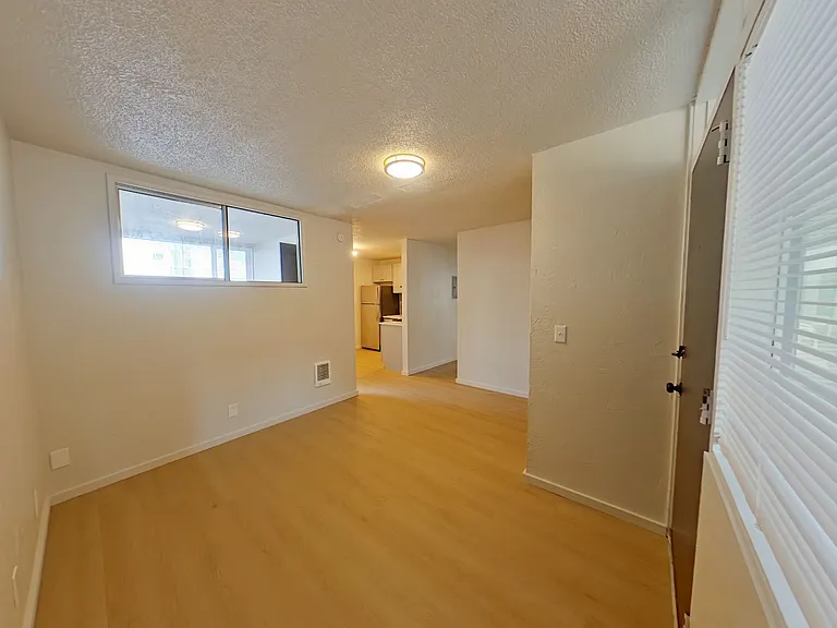 University Manor - Newly Renovated Units just a short walk from Campus! — Photo 59
