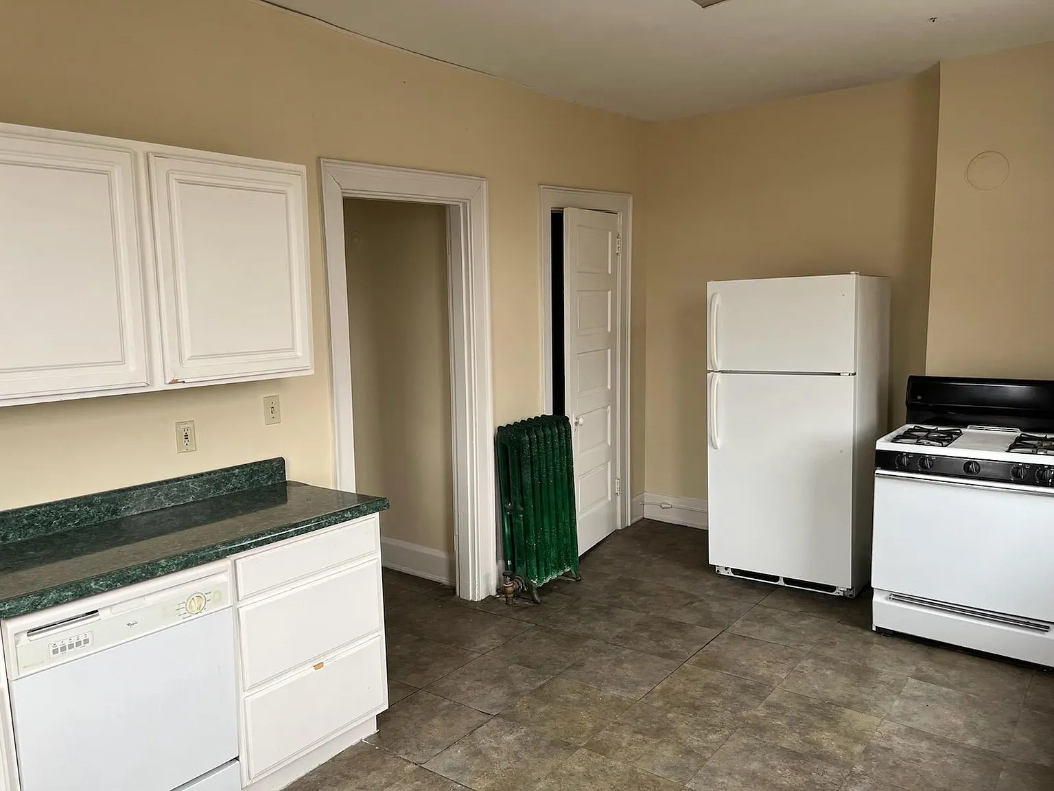 339 Ludlow Ave — Photo 3