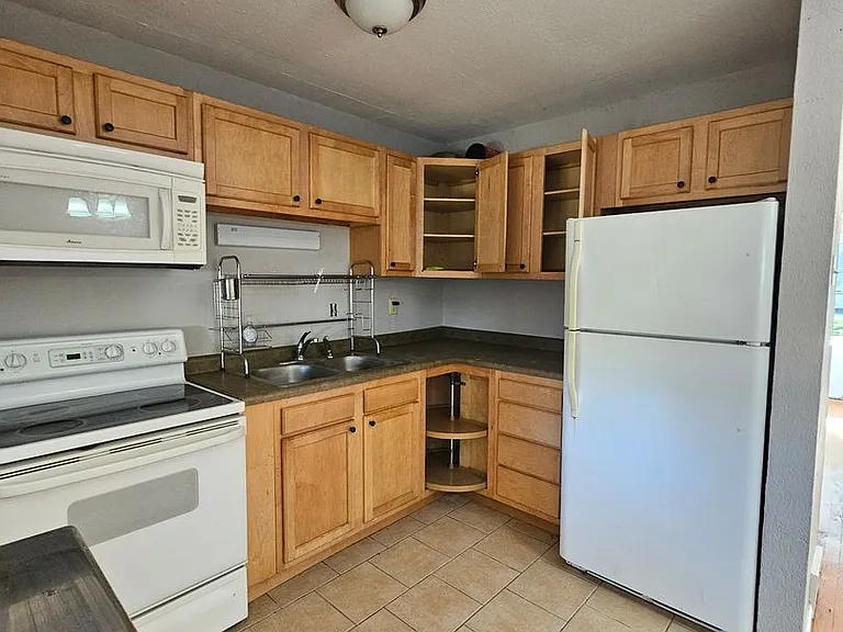 1618 Sangamon Dr — Photo 11