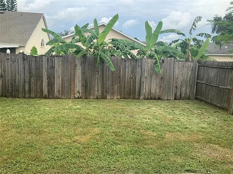 1705 Chatham Cir — Photo 15
