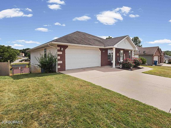 4th image of 1520 La Hacienda Ct