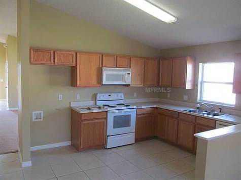 5th image of 804 Bloomingdale Dr