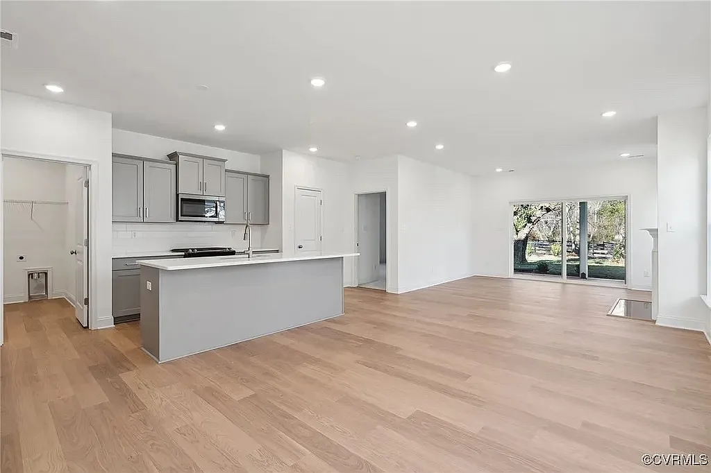 236 Amburn Ln — Photo 2