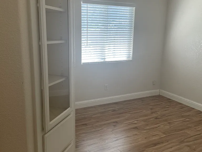 1092 Kirksey Dr — Photo 9