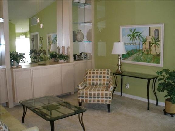 3rd image of 1612 SW Waterfall Blvd