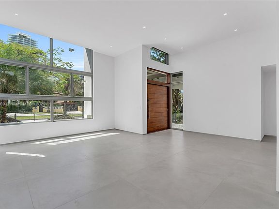5th image of 2100 S Miami Ave #2110