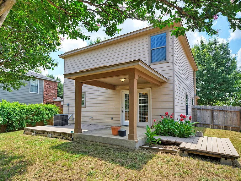 140 Plum Path — Photo 19