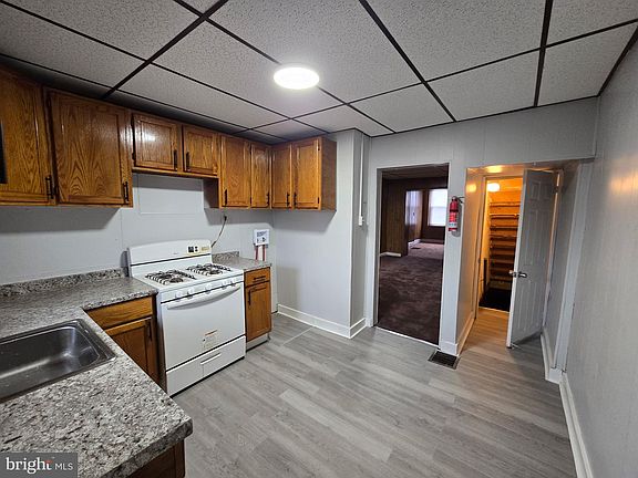 3rd image of 814 Upland St