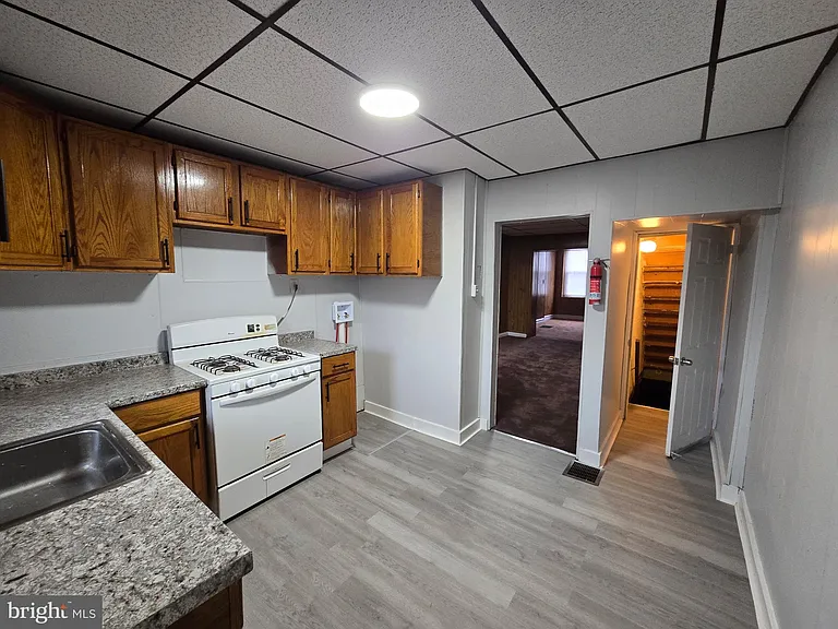 814 Upland St — Photo 3