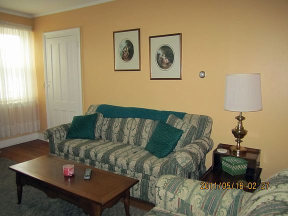 5th image of 654 E Main St #4