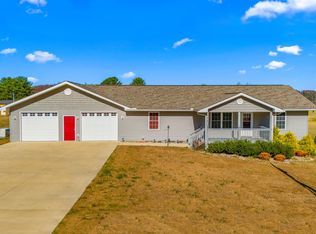 1167 Camellia Rd, Newport, TN 37821