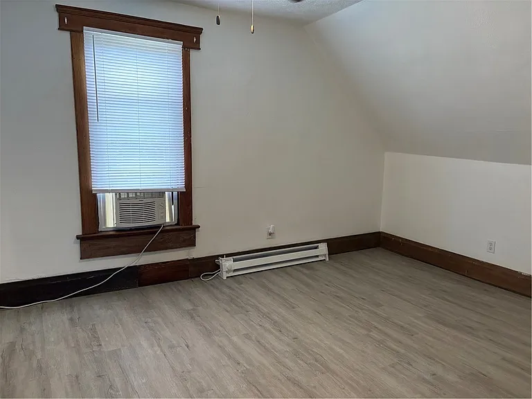 612 Superior St — Photo 16