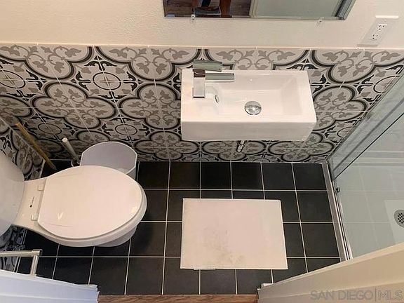 4th image of 2735 Hornblend St #1-3