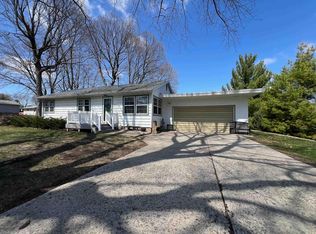 505 W Clark St, Fayette, IA 52142