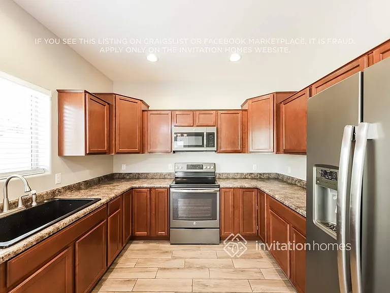 506 W Latona Rd — Photo 7