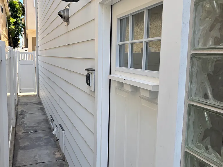 412 1/2 Dahlia Ave — Photo 5