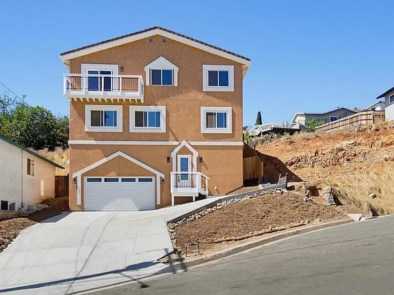 2nd image of 1302 La Presa Ave